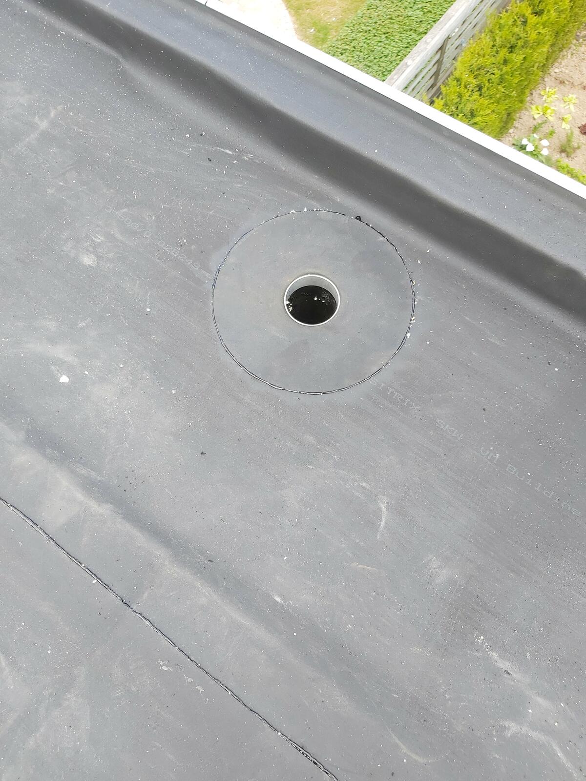 Plat dak - Zwevegem - EPDM - isolatie PIR L 12cm - schoorsteen - verhogen opstand