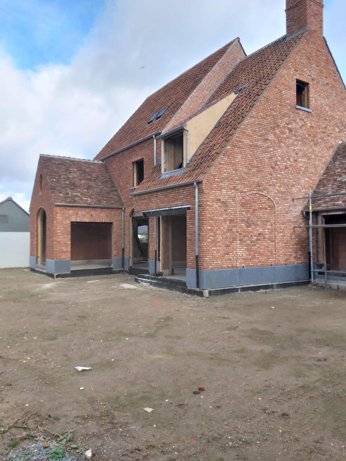 Renovatie - Zottegem - oude rode boomse pannen - oude bourgondische tegelpannen - zink