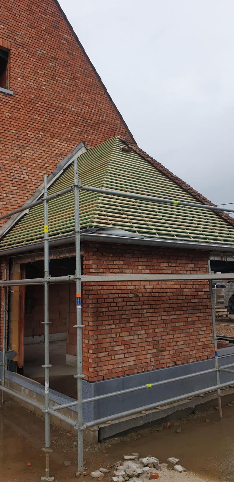 Renovatie - Zottegem - oude rode boomse pannen - oude bourgondische tegelpannen - zink