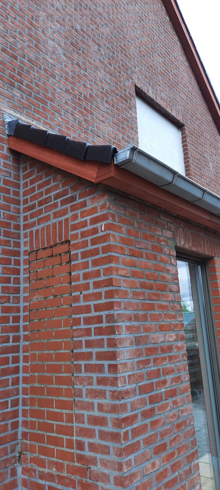 dddakwerken - Gootbekleding Padouk
