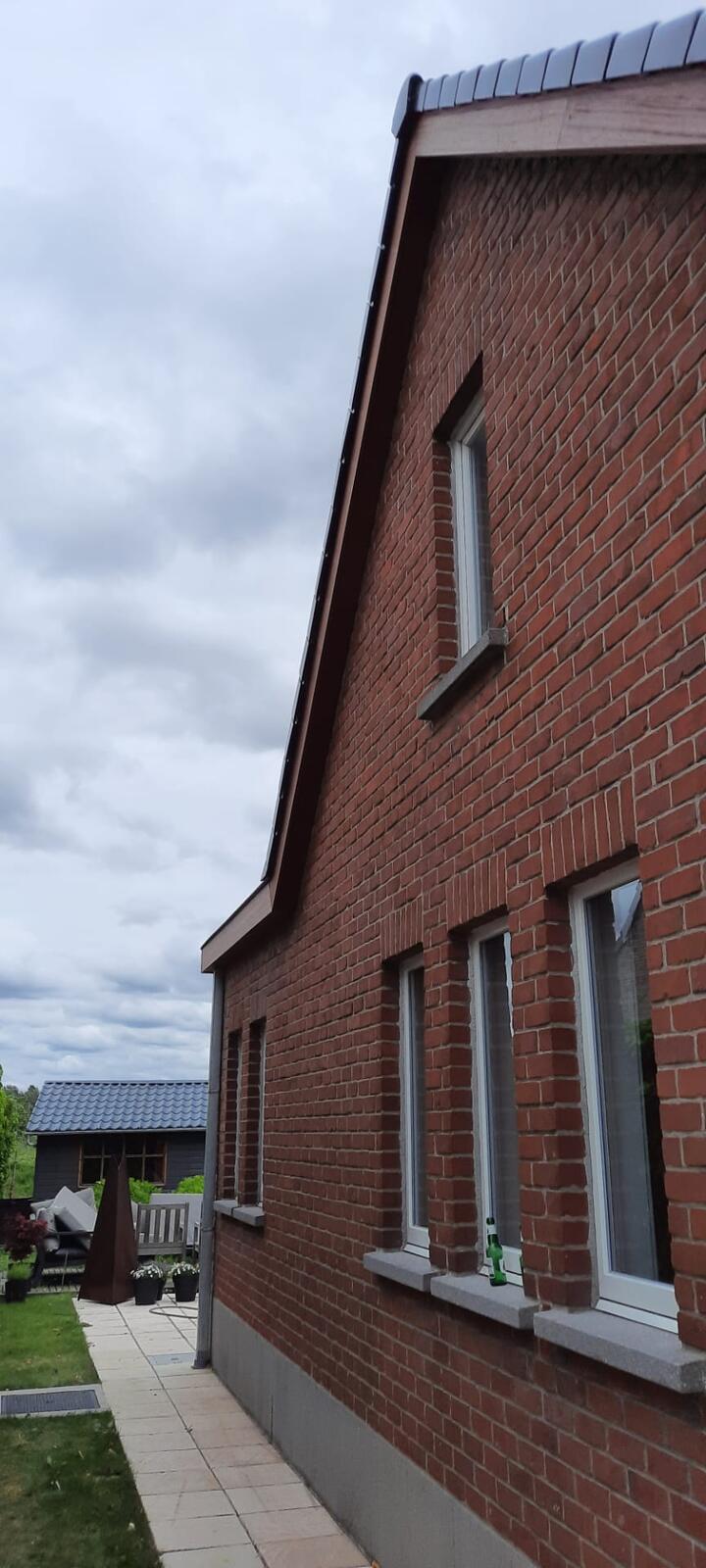 dddakwerken - Gootbekleding Padouk