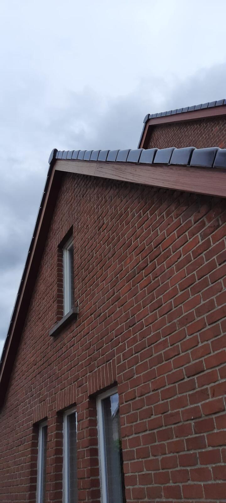 dddakwerken - Gootbekleding Padouk