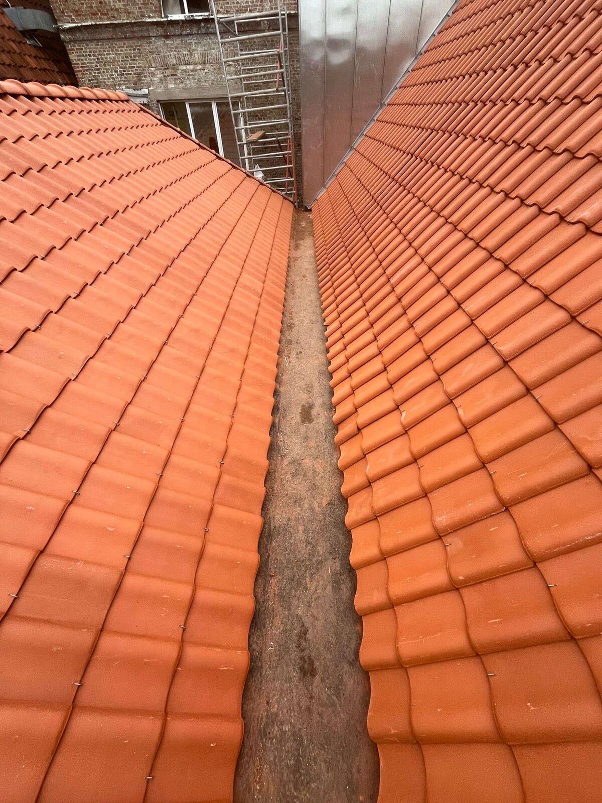 d-ddakwerken Tielt - Koramic Oude Pottelbergse pan 451 - Sarking - EPDM - plat dak