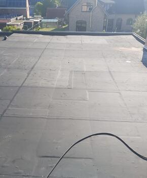 Plat dak - Zwevegem - EPDM - isolatie PIR L 12cm - schoorsteen - verhogen opstand
