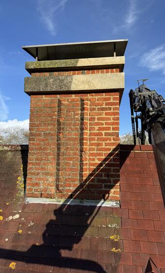 Reinigen van uw dak, gevels, schoorstenen.